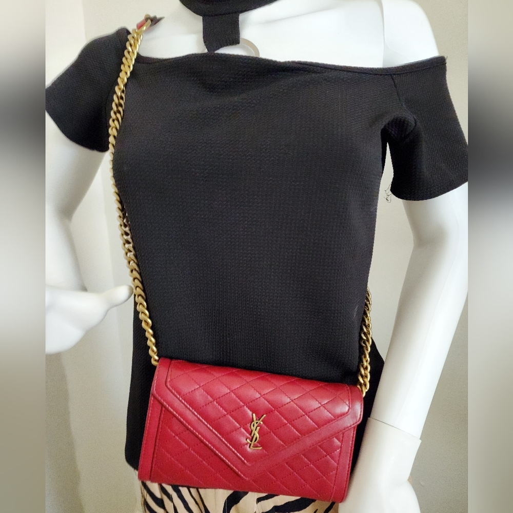 Yves Saint Laurent Red Quilted Leather Crossbody Bag with Gold Chain - Picture 6 of 9